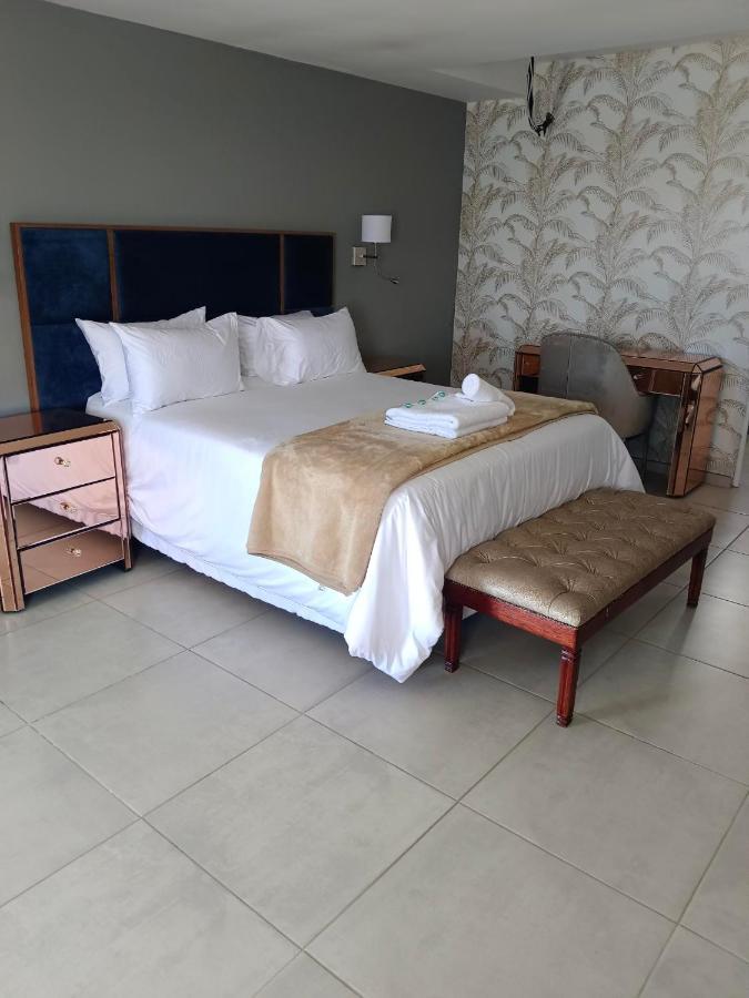 Green Fields Hotel, Кофи Бей Екстериор снимка